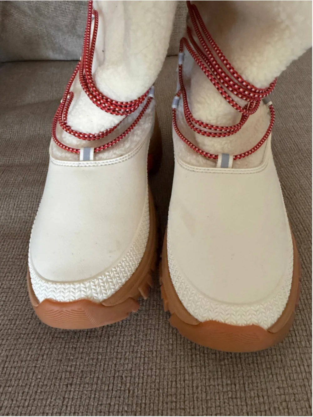 Hunter Women’s Tall Sherpa Fleece Insulated Snow Boots White Gum Sole Size US 7